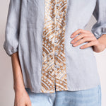 All Over 3/4 Sleeve Shirt in Light Grey/Gold