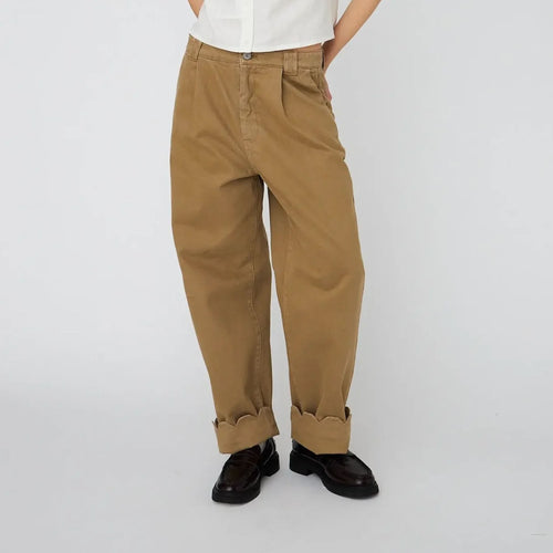 STELLA NOVA Brushed Surface Cotton Pants in Dark Sand