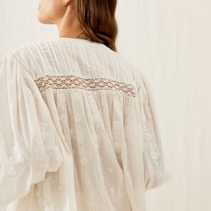 Jally Embroidered Shirt in Off White