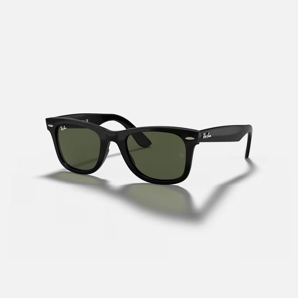 RAY-BAN Wayfarer Ease Sunglasses in Black
