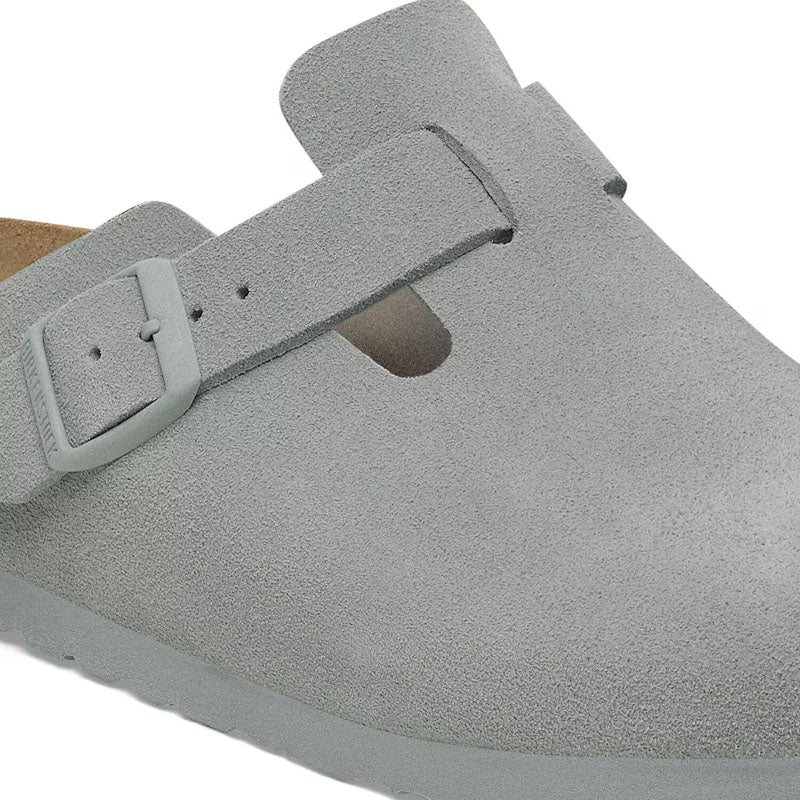 BIRKENSTOCK Boston LEVE Sandals in Pure Sage