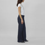 MY ESSENTIAL WARDROBE The Lara 115 Pant in Dark Blue
