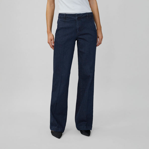 MY ESSENTIAL WARDROBE The Lara 115 Pant in Dark Blue