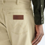 WRANGLER Greensboro Regular Straight Leg Jeans in Twill