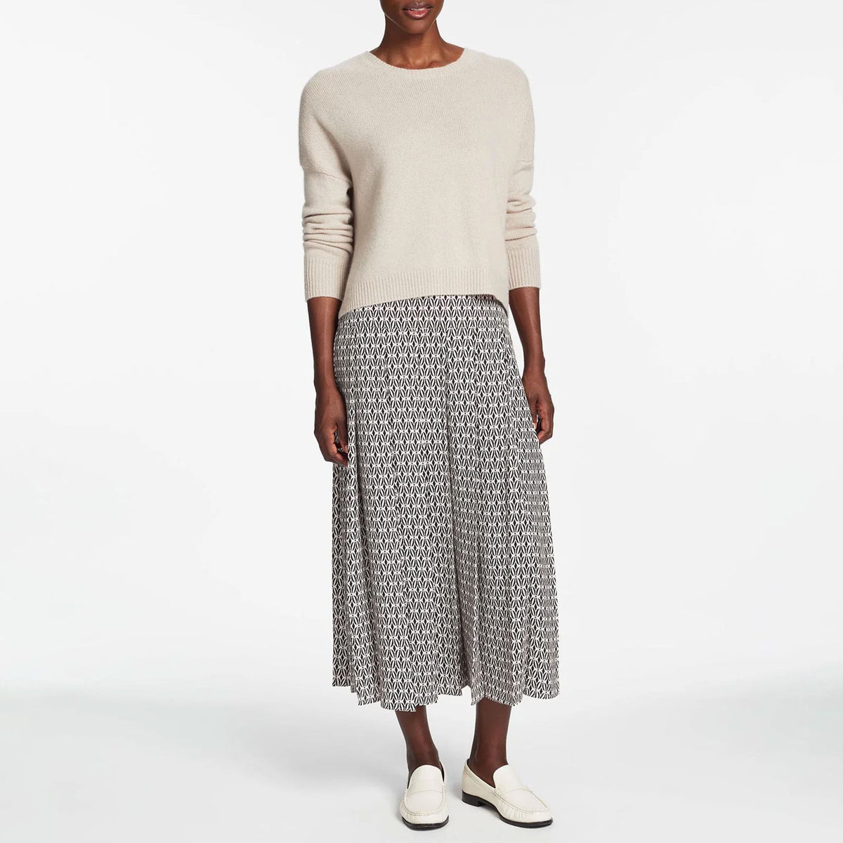 CEFINN Pleated Maxi Skirt in Ecru/Black