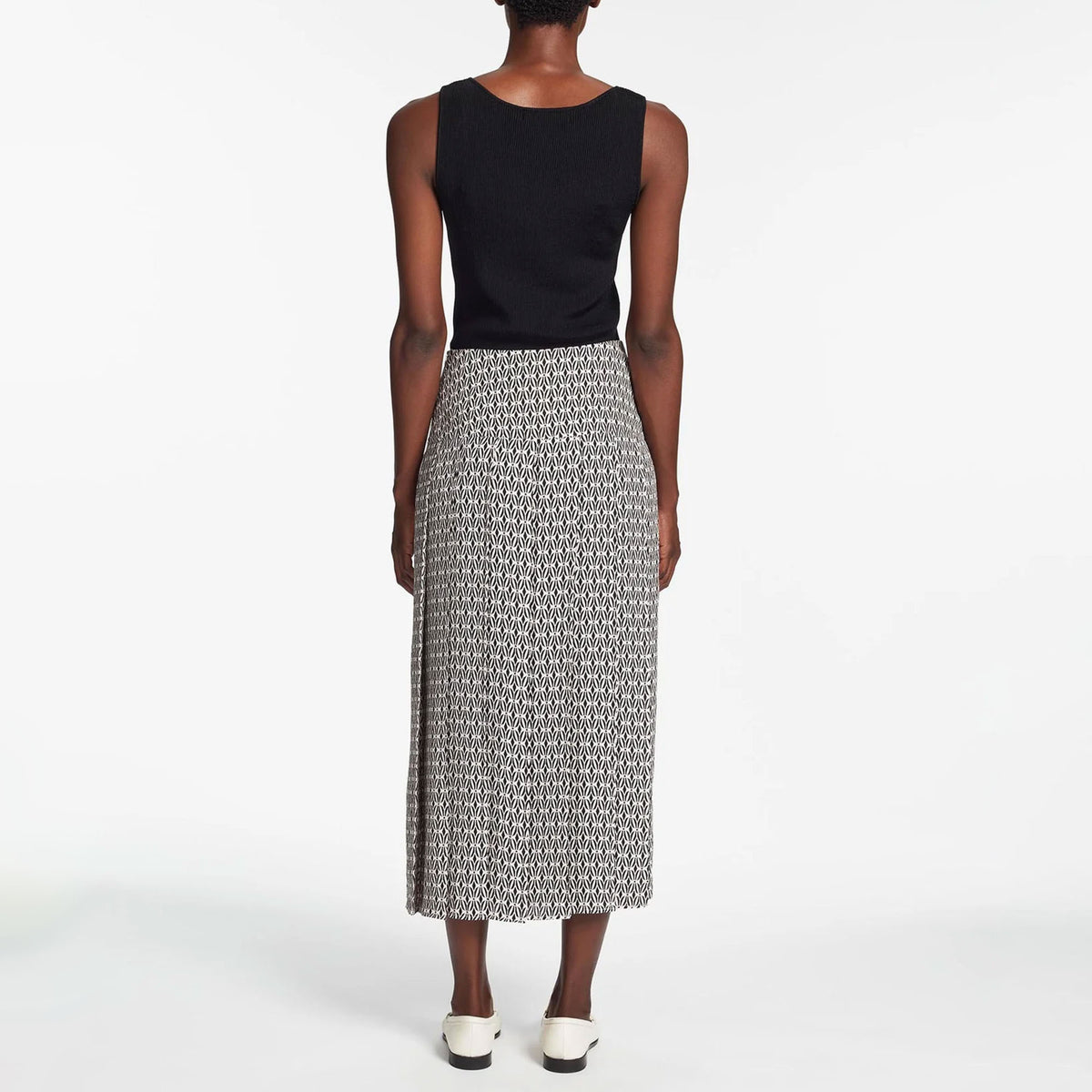 CEFINN Pleated Maxi Skirt in Ecru/Black