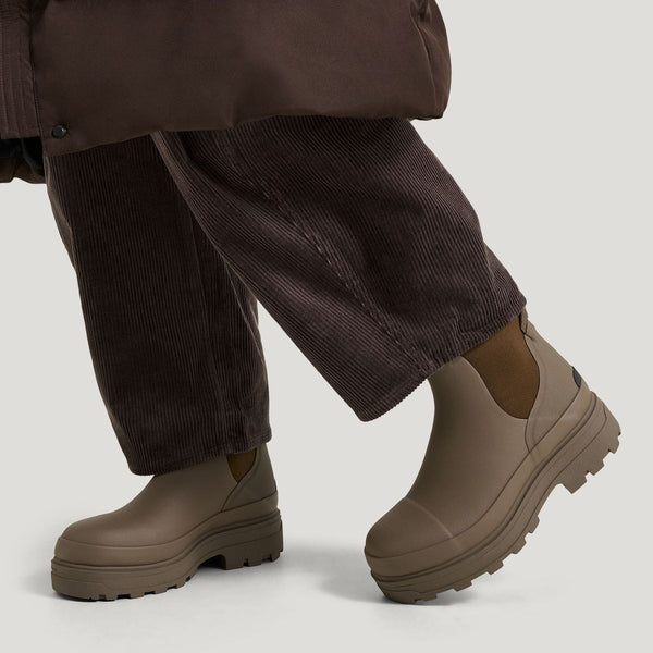 TRETORN Blasia Waterproof Rubber Chelsea Boots in Shitake