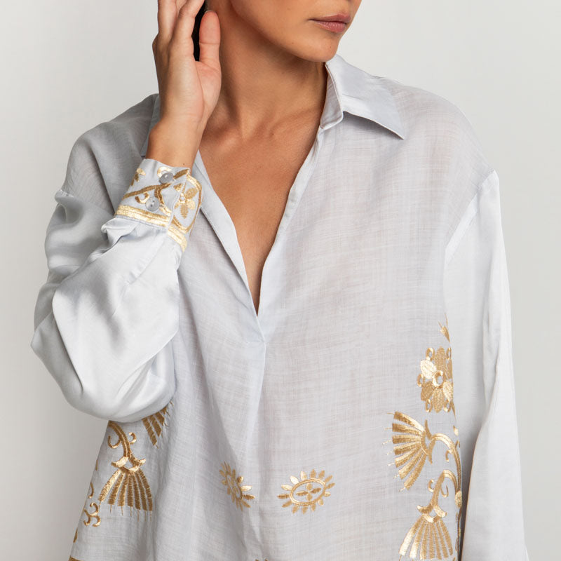 GREEK ARCHAIC KORI Crete Viscose Back Shirt in Light Grey/Gold