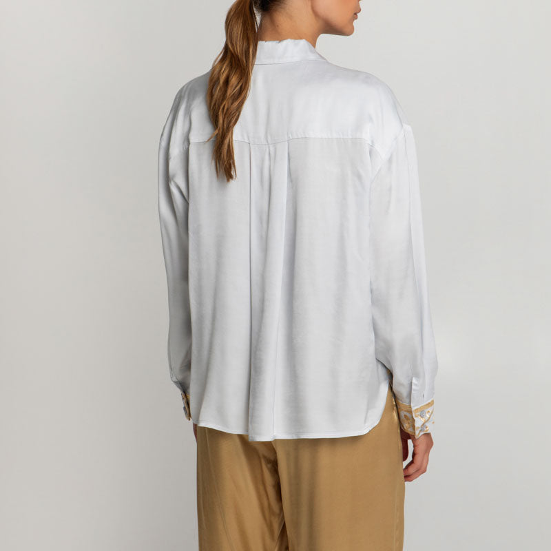 GREEK ARCHAIC KORI Crete Viscose Back Shirt in Light Grey/Gold