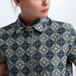 GREEK ARCHAIC KORI Daisy Back Pleat Linen Shirt in Sage/Navy Blue