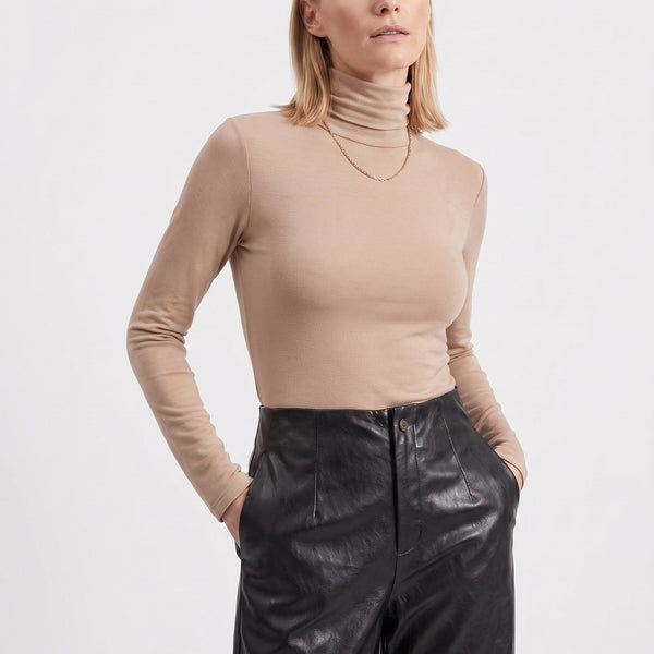 ARTLOVE Eliza Fitted Turtleneck Long Sleeve T Shirt in Beige