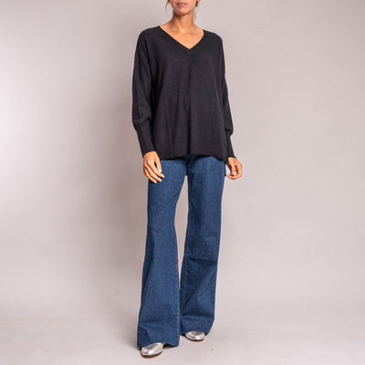 JUMPER 1234 Oversize V Neck Jumper in Black
