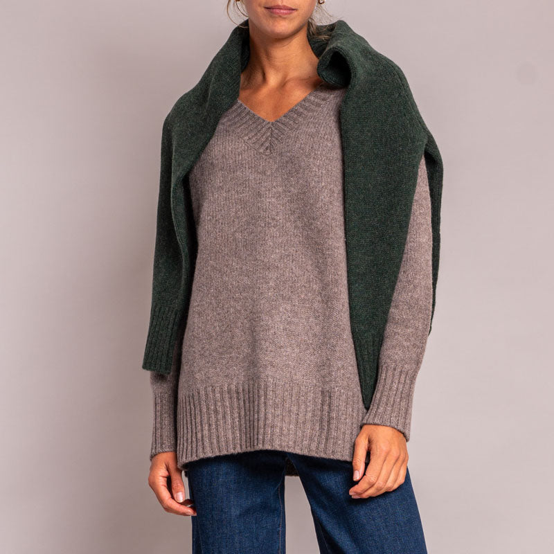 CASH CA Long V Neck Chunky Knit in Fossil
