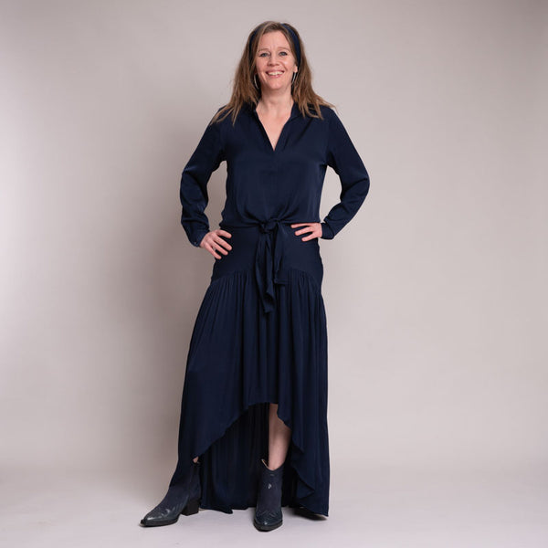 SILK95FIVE Thai Top in Navy