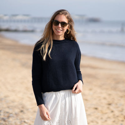 COLLEN & CLARE Pea 100% Cashmere Crop Knit in Navy