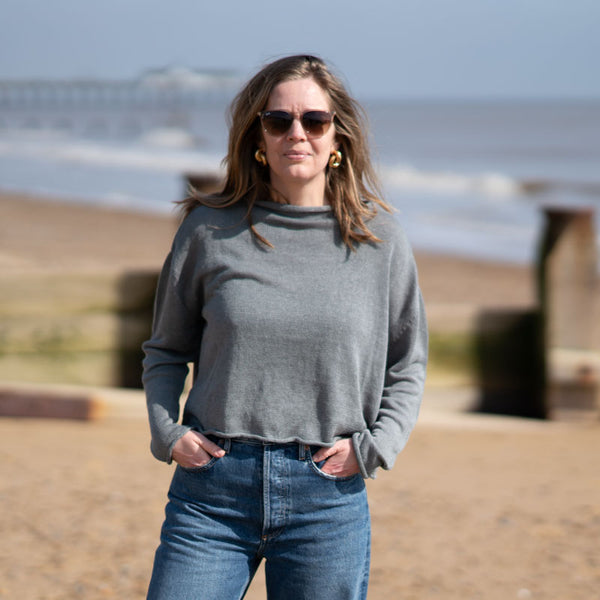 COLLEN & CLARE Pea Linen Crop Knit in Smoke