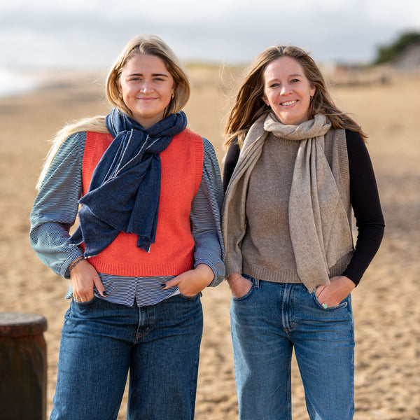 COLLEN & CLARE Cashmere Scarf with Contrast Edge in Denim/Silver