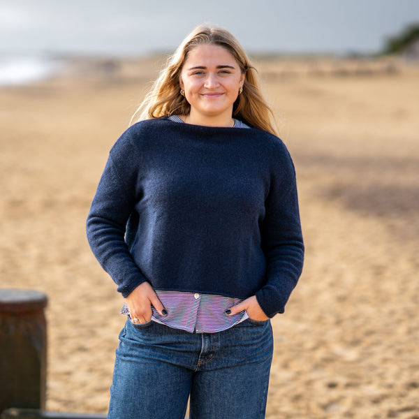 COLLEN & CLARE Pea Cashmere Crop Knit in Dark Navy