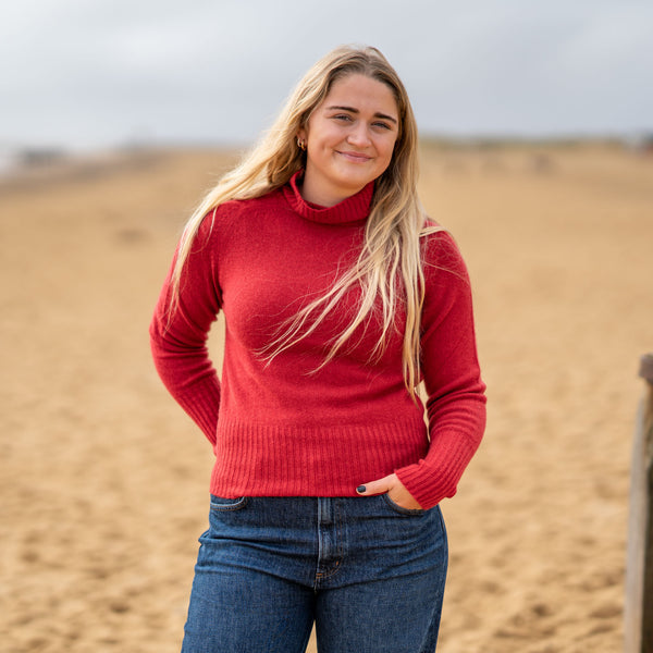 COLLEN & CLARE Arrow Cashmere Roll Neck Knit in Red