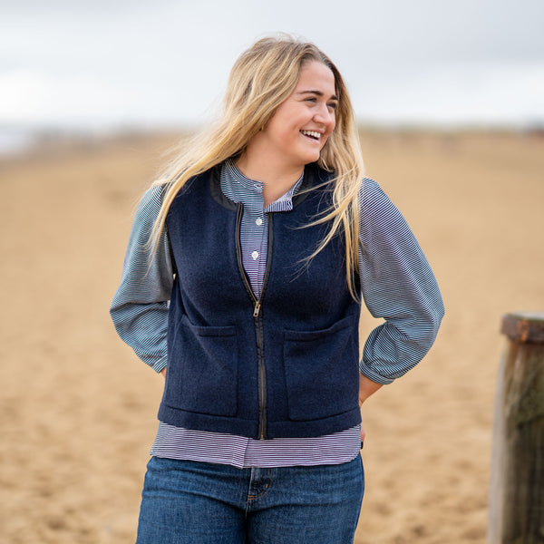 COLLEN & CLARE Contrast Gilet in Navy and Black