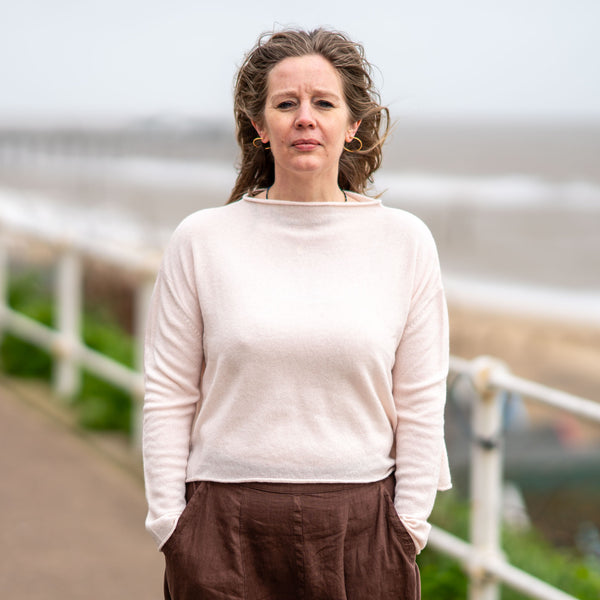 COLLEN & CLARE Egg Cashmere & Lambswool Mix Jumper in Soft Pink