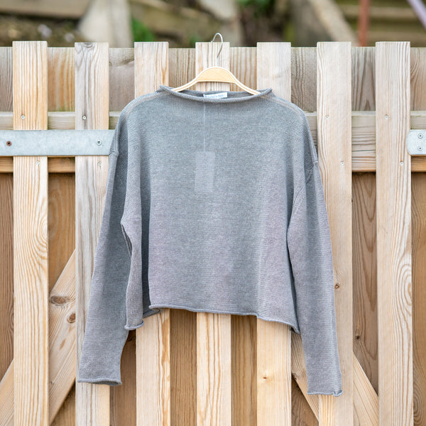 COLLEN & CLARE Pea Linen Cropped Jumper in Smoke