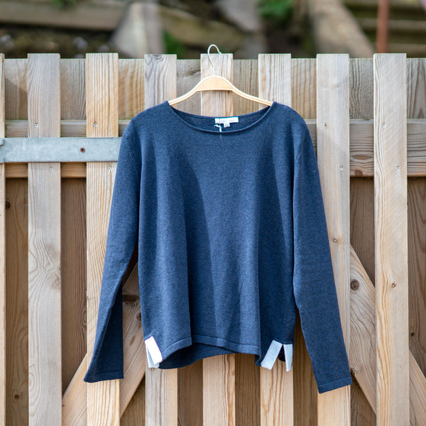COLLEN & CLARE Foss Cotton Contrast Split Hem Jumper in Navy Marl/Pearl Blue