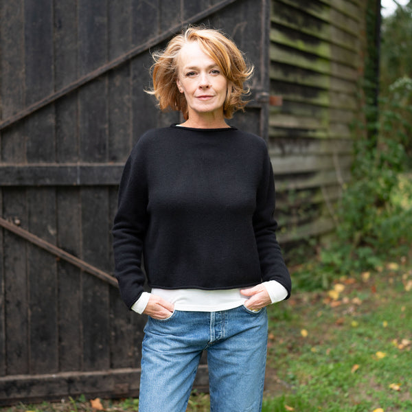 COLLEN & CLARE Pea Crop Cashmere and Wool Jumper in Black