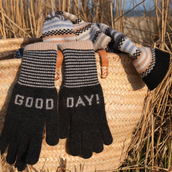 QUINTON & CHADWICK Angora Good Day Gloves  in Fossil