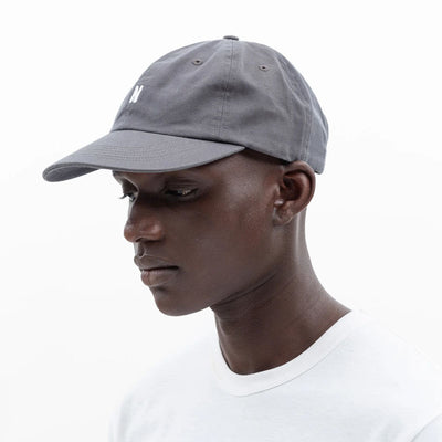 NORSE PROJECTS Twill Sports Cap in Magnet Grey