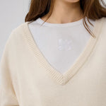 MY ESSENTIAL WARDROBE MWHuxi V-Neck Knit Pullover in Snow White