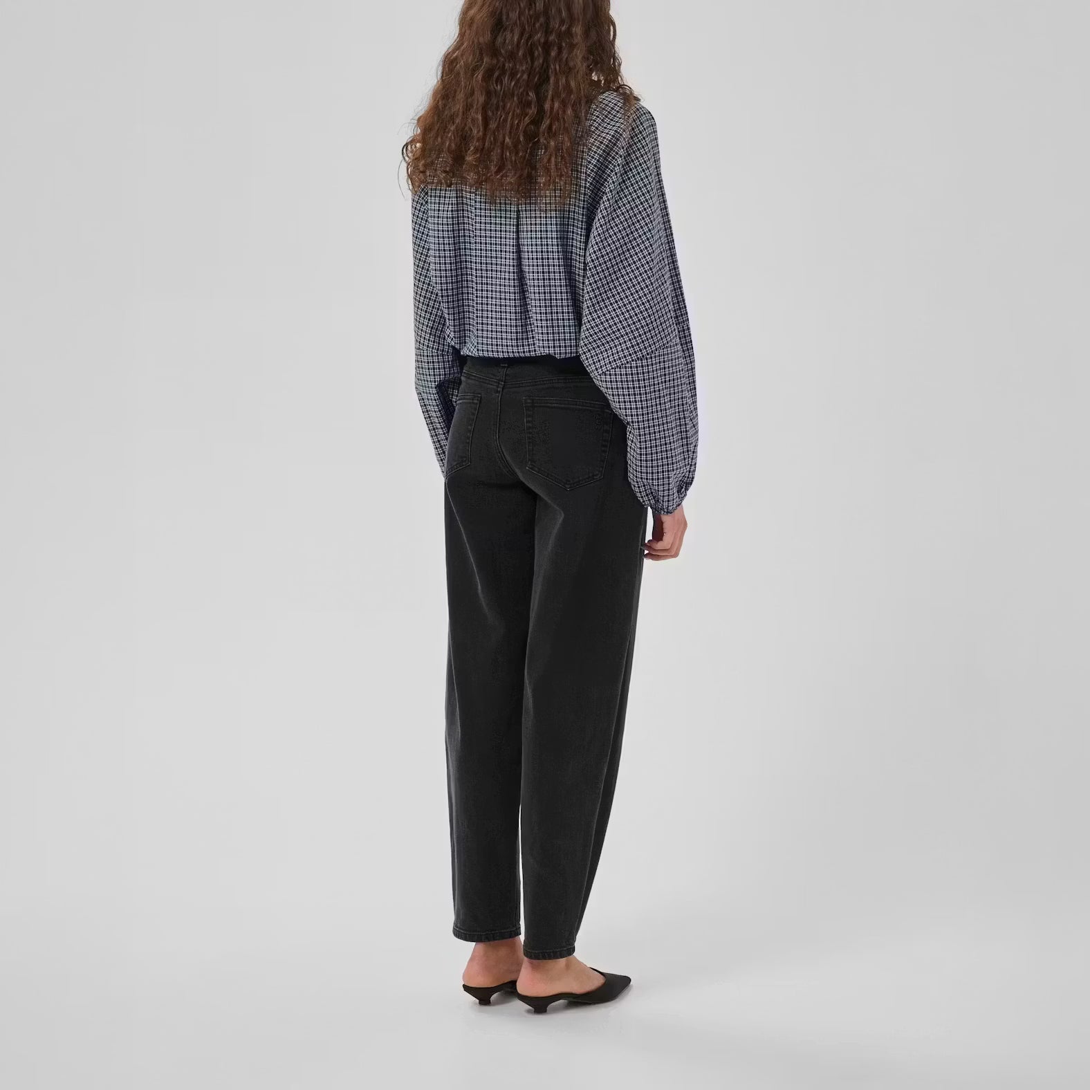 MY ESSENTIAL WARDROBE BalooMW 144 High Barrel Leg Jeans in Dark Grey