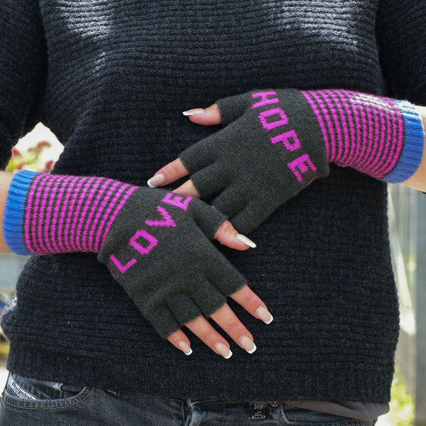 QUINTON & CHADWICK Love Hope Fingerless Gloves in Khaki/Fluo Pink
