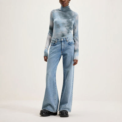 BELLEROSE Kansas Straight Leg Jeans in Used Light Blue