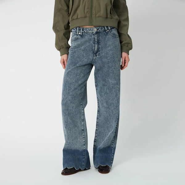 STELLA NOVA Scallop Edge Straight Leg Jeans in Denim Blue