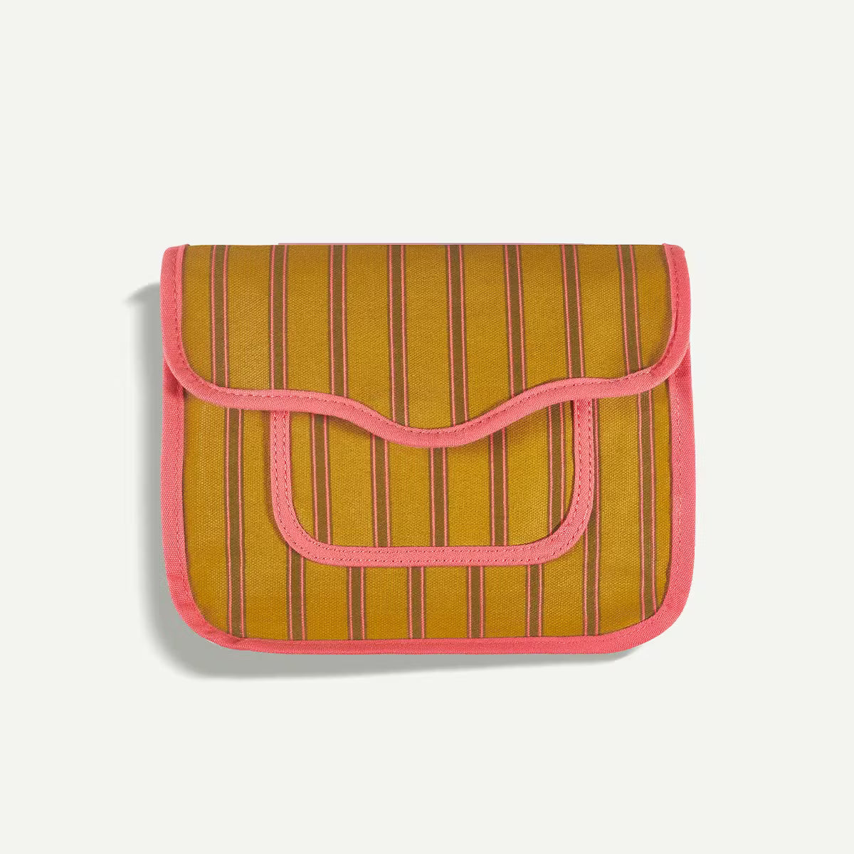 CAUDALIE Essentials x Maria de la Orden Summer Pouch 2026