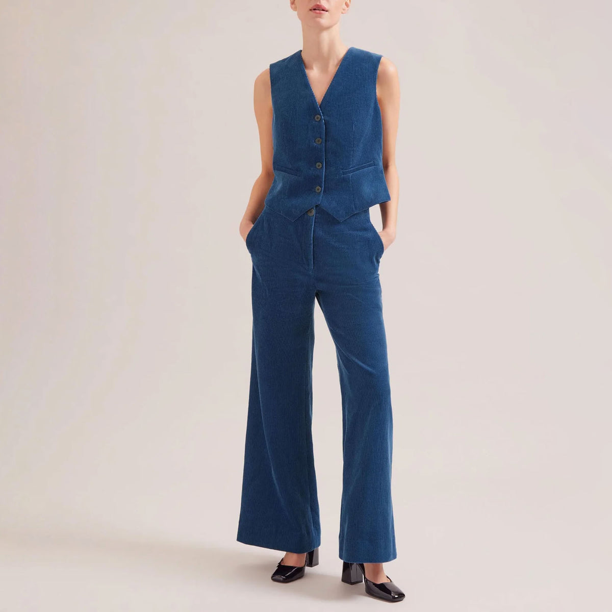 CEFINN Wyatt Corduroy Waistcoat in Blue