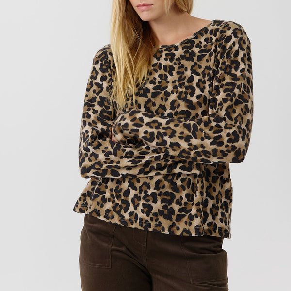 ARTLOVE Tonia L/S Leopard Print T Shirt in Brown