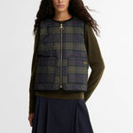 BARBOUR Nunwell Reversible Quilted Liner in Black/Shadow Classic