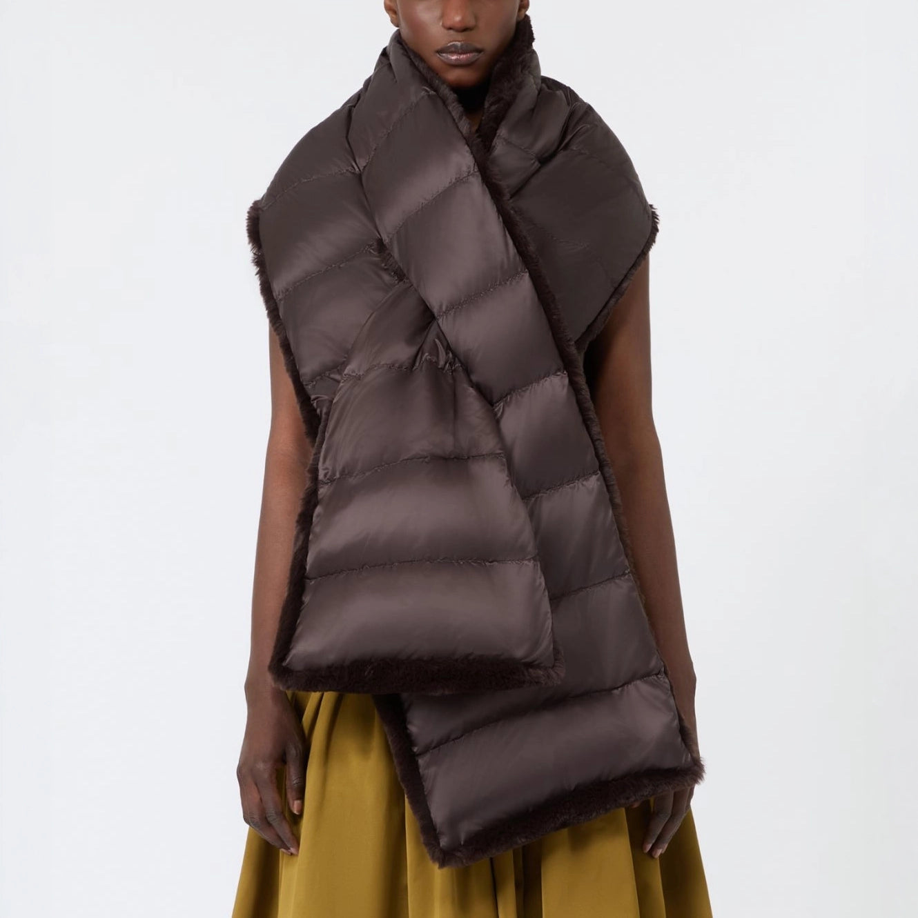 S MAX MARA MTCPiacere Water-Repellent Canvas Padded and Quilted Stole in Dark Brown