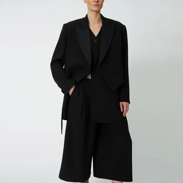 STELLA NOVA Tuxedo Cropped Blazer in Black