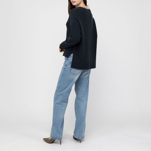 VAN KUKIL Adalyn V Neck Jumper in Ebony Shadow