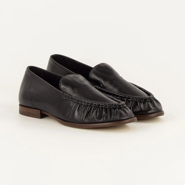 SESSUN Ayano Loafers in Black