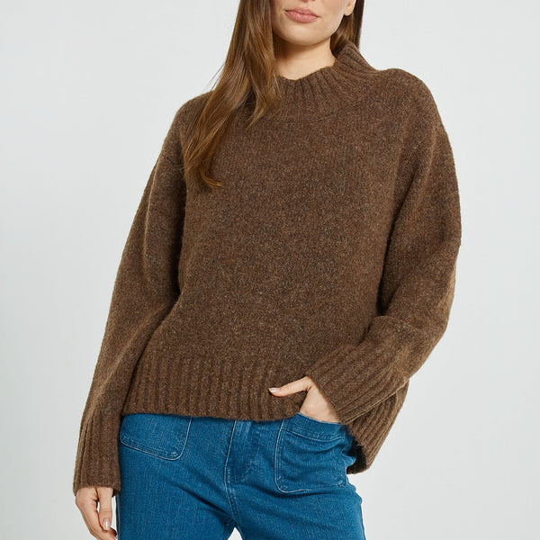 BETTY BASICS Lola High Neck Jumper in Chocolate
