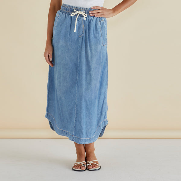 BETTY BASICS Brunch Denim Skirt in Oasis Blue