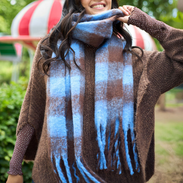 BLACK COLOUR North Soft Winter Scarf in Blue/Mocca