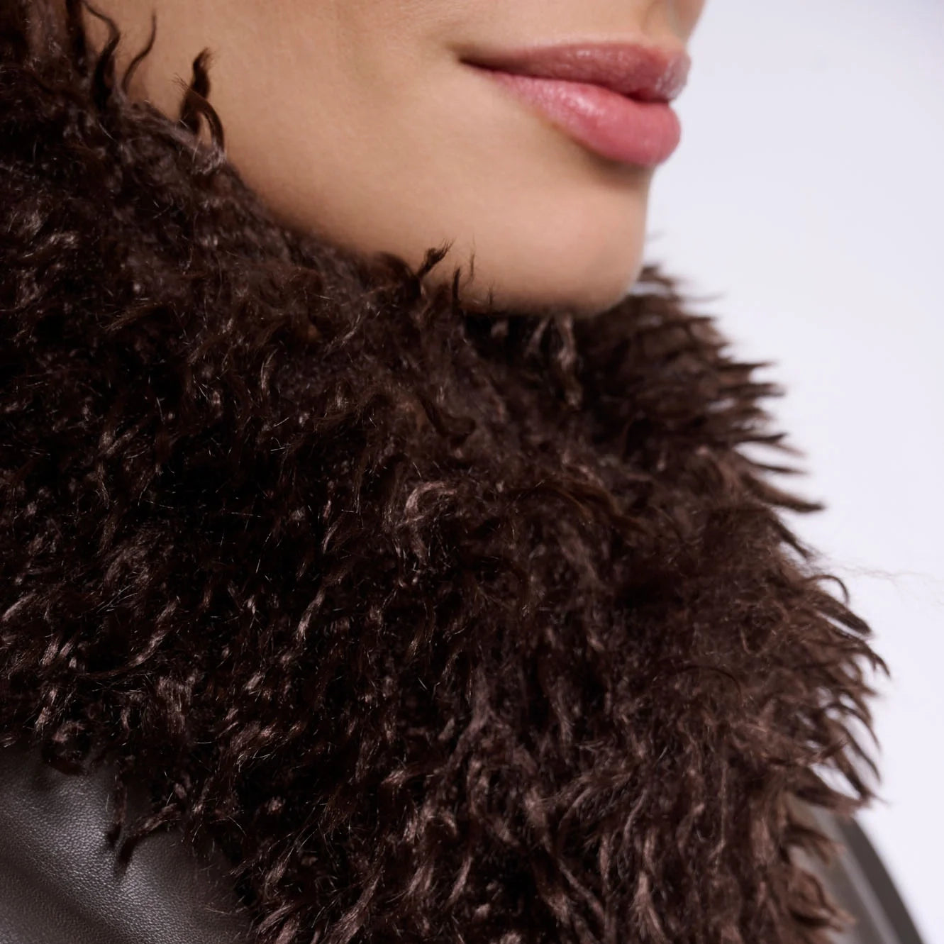 RINO & PELLE Banu Scarf with Magnet in Coffee Roast