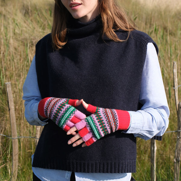 QUINTON & CHADWICK Patterned Fingerless Gloves  in Hyper Nature