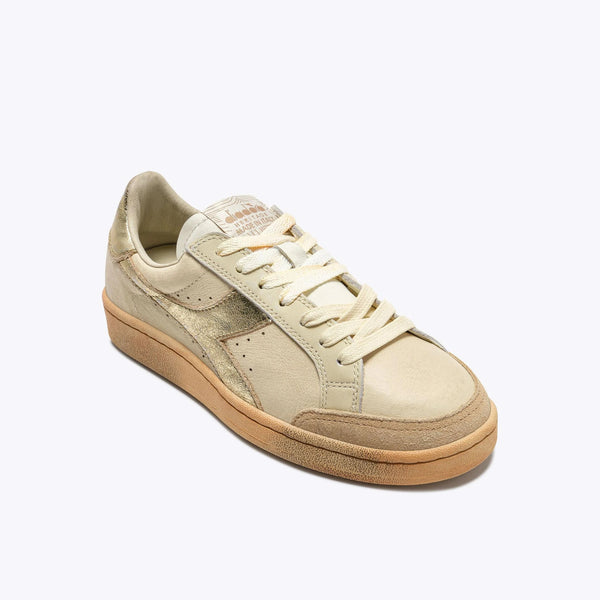 DIADORA Prestige Aged Italia Sneakers in Rich Gold