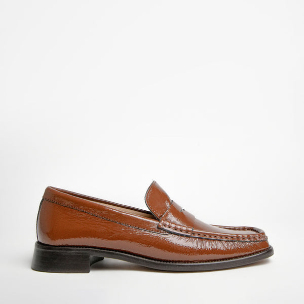 PENELOPE CHILVERS Enzo Patent Leather Loafer in Cognac